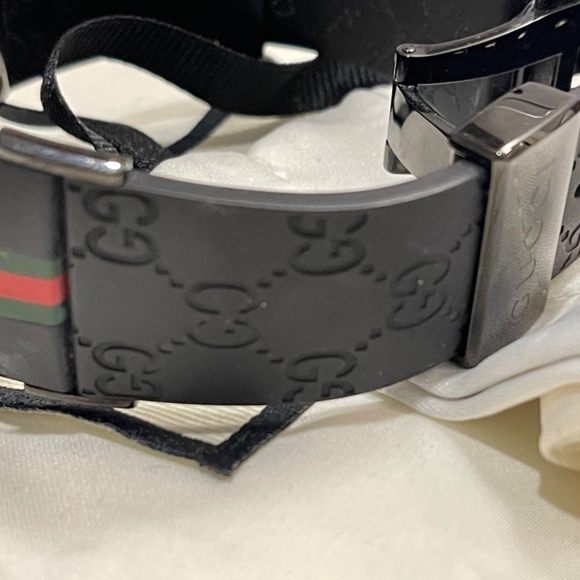 SOLD. Authentic I-GUCCI DIGITAL WATCH - Picture 9 of 15